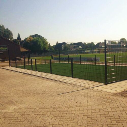 Pannakooi PS100 Basic 79 Pannaveld 7.5 x 15 meter met kunstgras. Velden in deze afmetingen worden ook wel een kleine voetbalkooi genoemd.
